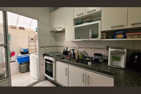 Casa de condomínio à venda com 85m², 3 quartos e 2 vagas Casa de condomínio à venda com 85m², 3 quartos e 2 vagasCozinha e Área de Serviço