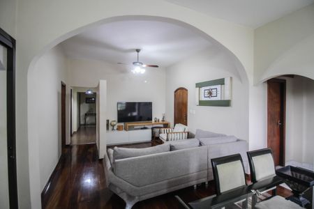 Sala de casa para alugar com 4 quartos, 510m² em Miguel Couto, Nova Iguaçu