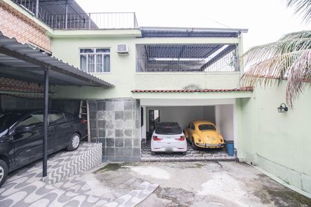Garagem de casa para alugar com 4 quartos, 510m² em Miguel Couto, Nova Iguaçu