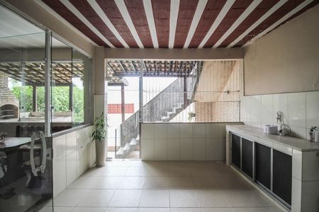 Casa para alugar com 510m², 4 quartos e 1 vaga Casa para alugar com 510m², 4 quartos e 1 vagaÁrea de Serviço