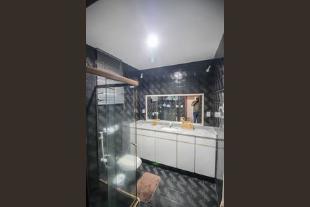 Banheiro da Suíte de casa para alugar com 4 quartos, 510m² em Miguel Couto, Nova Iguaçu