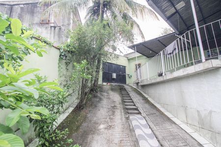 Acesso Garagem de casa para alugar com 4 quartos, 510m² em Miguel Couto, Nova Iguaçu