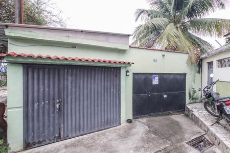 Fachada de casa para alugar com 4 quartos, 510m² em Miguel Couto, Nova Iguaçu