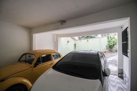Casa para alugar com 510m², 4 quartos e 1 vaga Casa para alugar com 510m², 4 quartos e 1 vagaGaragem