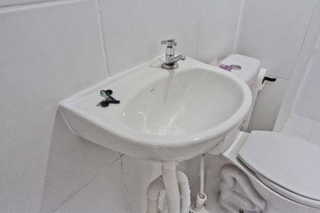 Apartamento para alugar com 34m², 2 quartos e sem vagaBanheiro