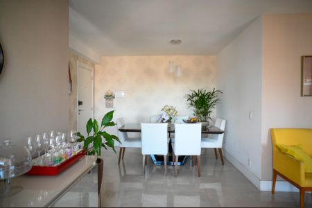 Apartamento para alugar com 74m², 2 quartos e 2 vagas Apartamento para alugar com 74m², 2 quartos e 2 vagasSala