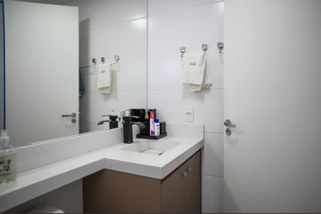 Apartamento para alugar com 74m², 2 quartos e 2 vagas Apartamento para alugar com 74m², 2 quartos e 2 vagasBanheiro Social