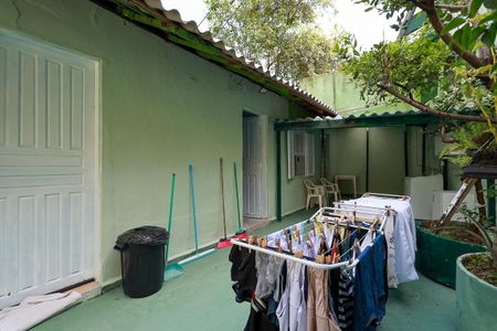 Casa à venda com 100m², 2 quartos e 1 vaga Casa à venda com 100m², 2 quartos e 1 vagaQuintal