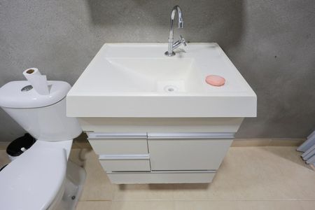 Banheiro da suíte de casa à venda com 2 quartos, 100m² em Parque Mandaqui, São Paulo