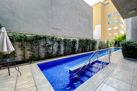 Studio para alugar com 35m², 1 quarto e sem vaga Studio para alugar com 35m², 1 quarto e sem vagaÁrea comum - Piscina
