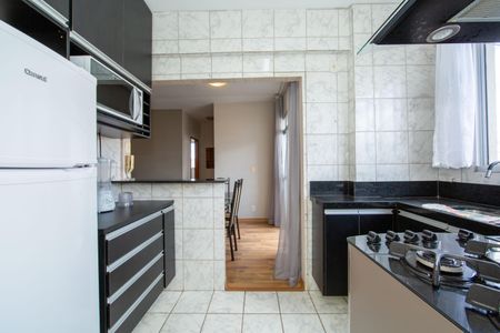 Apartamento para alugar com 58m², 2 quartos e 2 vagas Apartamento para alugar com 58m², 2 quartos e 2 vagasCOZINHA