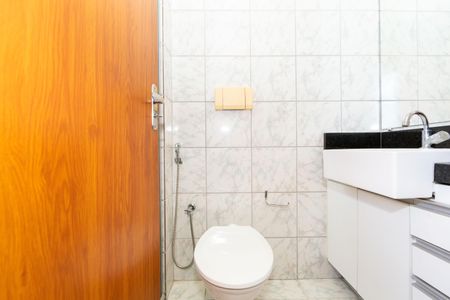 Apartamento para alugar com 58m², 2 quartos e 2 vagas Apartamento para alugar com 58m², 2 quartos e 2 vagasBANHEIRO2
