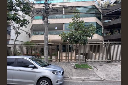 Apartamento à venda com 110m², 3 quartos e 3 vagasFachada