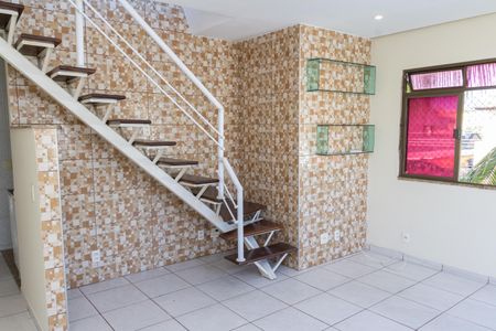 Sala de casa de condomínio para alugar com 3 quartos, 136m² em Senador Vasconcelos, Rio de Janeiro