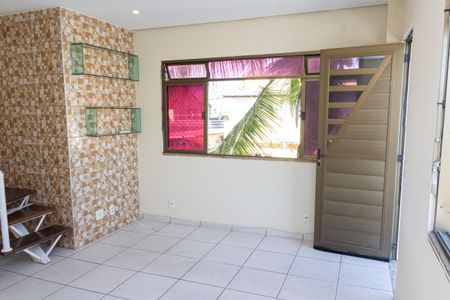 Casa de condomínio para alugar com 136m², 3 quartos e 1 vagaSala