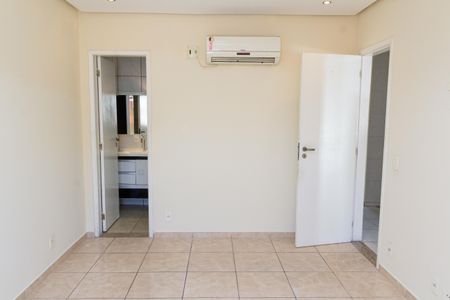 Casa de condomínio para alugar com 136m², 3 quartos e 1 vagaQuarto Suíte