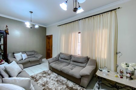 Casa para alugar com 150m², 2 quartos e 2 vagasSala