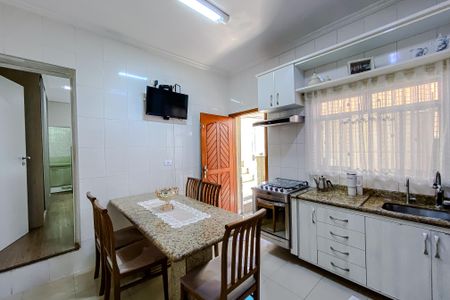 Casa para alugar com 150m², 2 quartos e 2 vagasCozinha