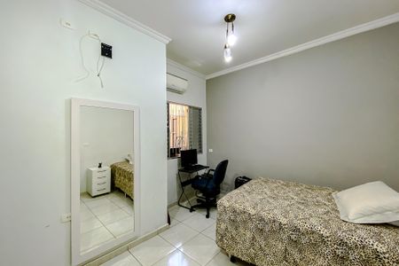 Casa para alugar com 150m², 2 quartos e 2 vagasQuarto 2