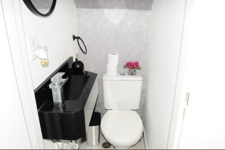 Casa à venda com 105m², 2 quartos e 2 vagasLavabo