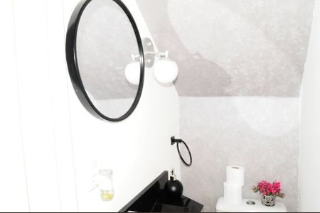 Casa à venda com 105m², 2 quartos e 2 vagasLavabo