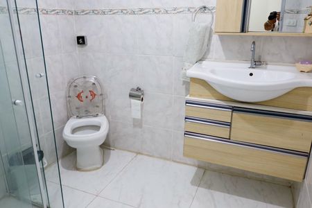 Casa à venda com 137m², 2 quartos e 1 vagaBanheiro