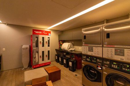 Apartamento para alugar com 67m², 1 quarto e 2 vagasÁrea comum - Lavanderia 