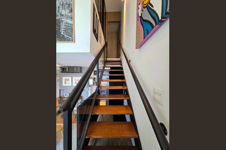 Apartamento para alugar com 67m², 1 quarto e 2 vagasEscada