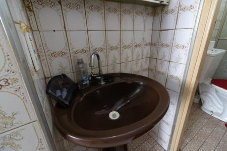 Apartamento à venda com 48m², 2 quartos e 1 vaga Apartamento à venda com 48m², 2 quartos e 1 vagaBanheiro