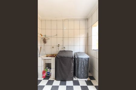 Casa à venda com 450m², 5 quartos e 3 vagas Casa à venda com 450m², 5 quartos e 3 vagasÁrea de Serviço