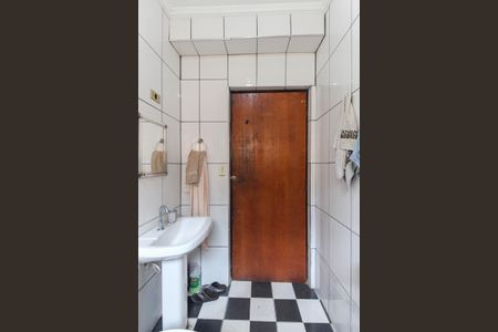 Casa à venda com 450m², 5 quartos e 3 vagas Casa à venda com 450m², 5 quartos e 3 vagasBanheiro