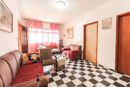 Casa à venda com 450m², 5 quartos e 3 vagas Casa à venda com 450m², 5 quartos e 3 vagasSala