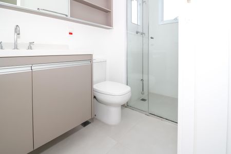 Apartamento à venda com 105m², 3 quartos e 2 vagas Apartamento à venda com 105m², 3 quartos e 2 vagasBanheiro da Suíte