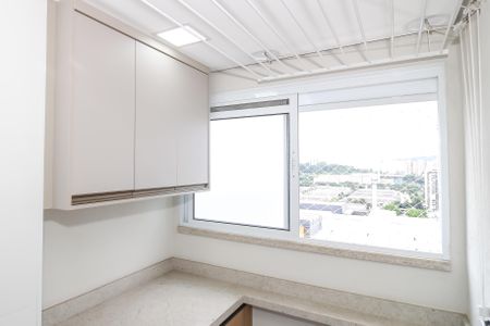 Apartamento à venda com 105m², 3 quartos e 2 vagas Apartamento à venda com 105m², 3 quartos e 2 vagasÁrea de Serviço