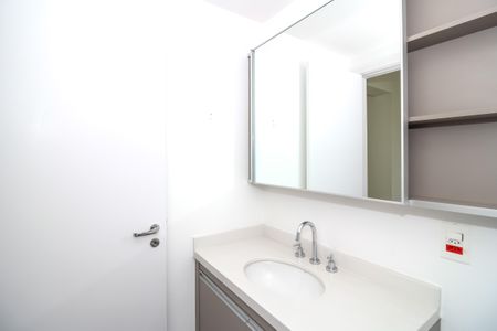 Apartamento à venda com 105m², 3 quartos e 2 vagas Apartamento à venda com 105m², 3 quartos e 2 vagasBanheiro da Suíte