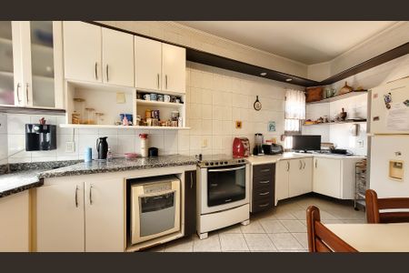 Casa à venda com 260m², 4 quartos e 5 vagasCozinha