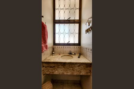 Casa à venda com 260m², 4 quartos e 5 vagasLavabo