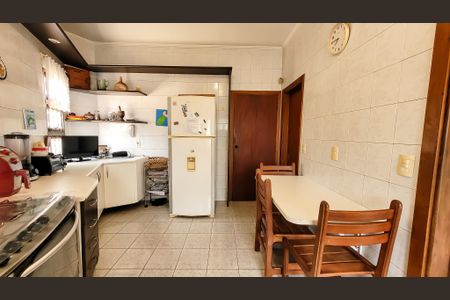 Casa à venda com 260m², 4 quartos e 5 vagasCozinha