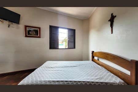 Casa à venda com 260m², 4 quartos e 5 vagasQuarto 2