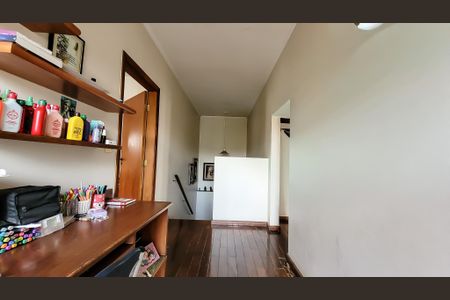 Casa à venda com 260m², 4 quartos e 5 vagasEscritório