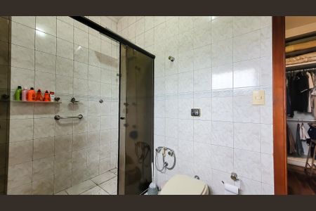 Casa à venda com 260m², 4 quartos e 5 vagasBanheiro Suite 