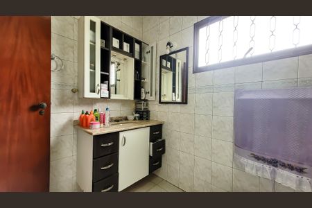 Casa à venda com 260m², 4 quartos e 5 vagasBanheiro Suite 