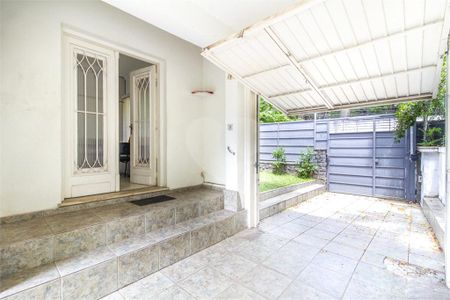 Casa à venda com 3 quartos, 209m² em Vila Mariana, São Paulo