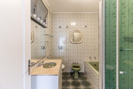 Apartamento para alugar com 120m², 3 quartos e sem vagaBanheiro