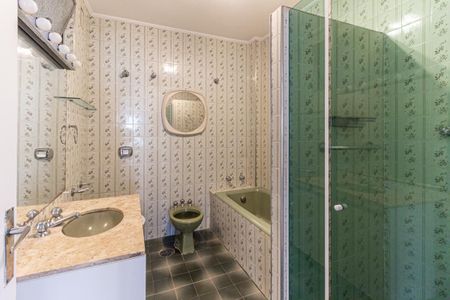 Apartamento para alugar com 120m², 3 quartos e sem vagaBanheiro