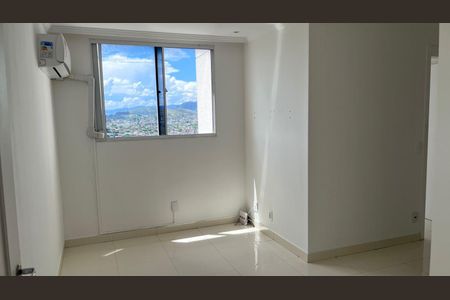 Sala de apartamento para alugar com 2 quartos, 48m² em Jardim Alvorada, Nova Iguaçu