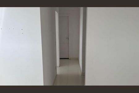 Corredor de apartamento para alugar com 2 quartos, 48m² em Jardim Alvorada, Nova Iguaçu
