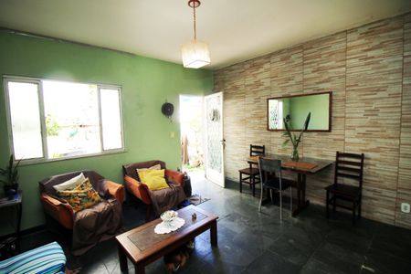 Sala de casa para alugar com 3 quartos, 84m² em Irajá, Rio de Janeiro