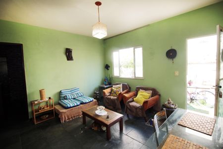 Sala de casa para alugar com 3 quartos, 84m² em Irajá, Rio de Janeiro