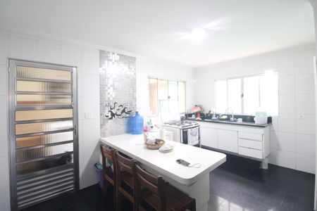 Casa à venda com 125m², 3 quartos e 2 vagasCozinha